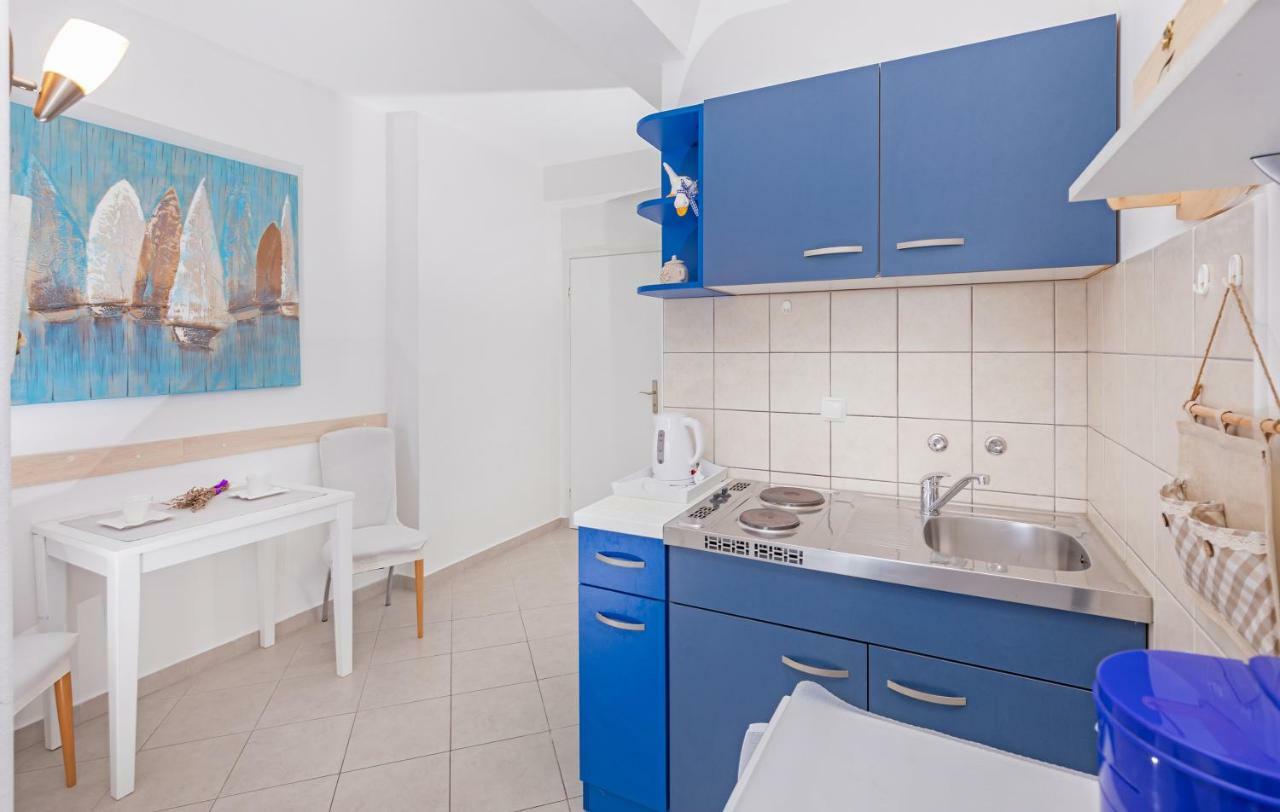 Apartments Mirela Mlini Exterior photo